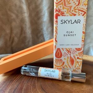 Fragrance Ojai Sunset by Skylar. Hypoallergenic. Safe for sensitive skin.